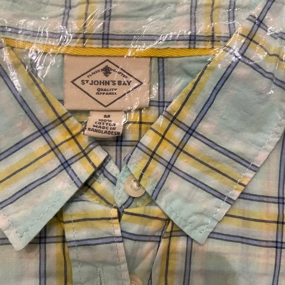 St. John’s Bay Button Up, Size M. Sleeveless women’s shirt - Picture 3 of 3